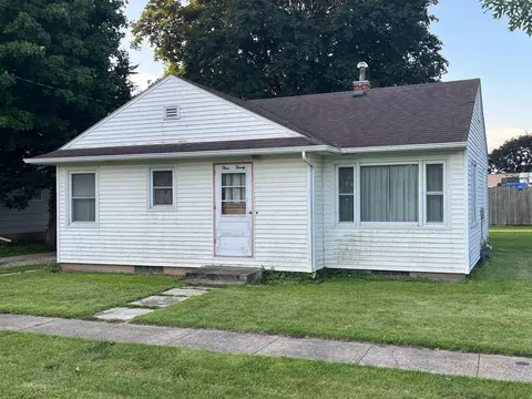 320 E Greene St, Clarksville, IA 50619