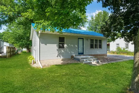305 2nd St, Washburn, IA 50702