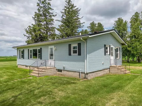 1573 Usher Ave, Sumner, IA 50674