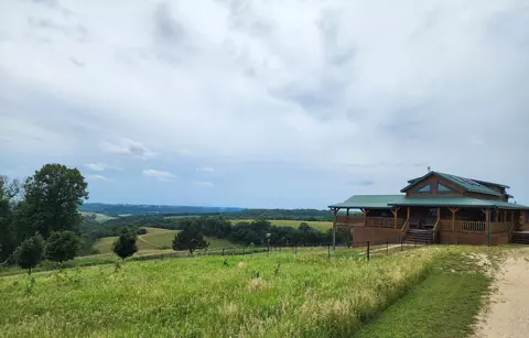 1879 Trophy Run Ln, Harpers Ferry, IA 52146