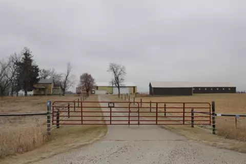9853 230th St, Clear Lake, IA 50428