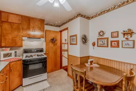 529 E 2nd St, Sumner, IA 50674 photo 5