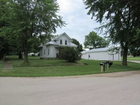 210 Boulder St, Prairieburg, IA 52219