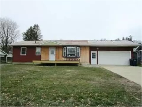 14 Bruce Ln, La Porte City, IA 50651