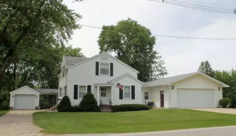 206 1st Ave, Frederika, IA 50631