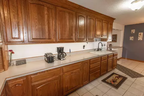 412 Malone Ave, Readlyn, IA 50668 photo 2