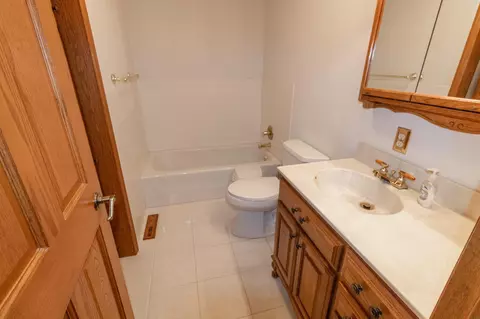 412 Malone Ave, Readlyn, IA 50668 photo 10