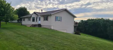 113 Eagle Dr, Mcgregor, IA 52157 photo 2