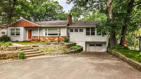 2105 Timber Dr, Cedar Falls, IA 50613