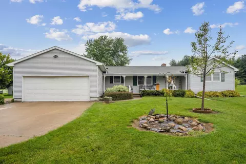 7235 N Union Rd, Cedar Falls, IA 50613