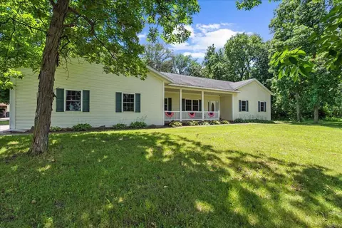 2142 220th St, Independence, IA 50644