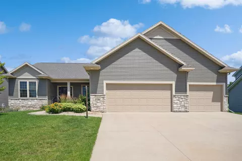 2817 Pendleton Dr, Cedar Falls, IA 50613
