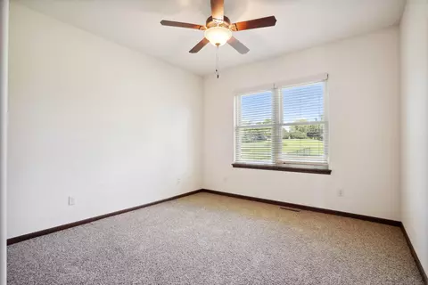 2817 Pendleton Dr, Cedar Falls, IA 50613 photo 21