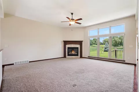 2817 Pendleton Dr, Cedar Falls, IA 50613 photo 4