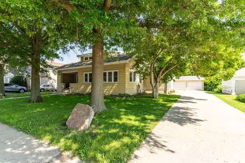 405 G Ave, Grundy Center, IA 50638