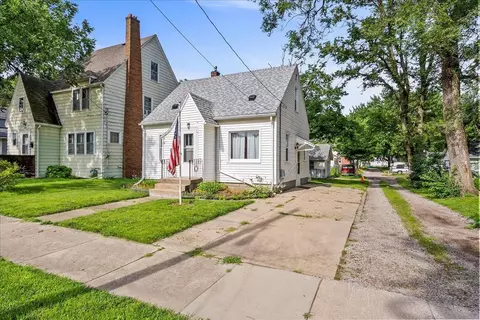 129 Linden Ave, Waterloo, IA 50703