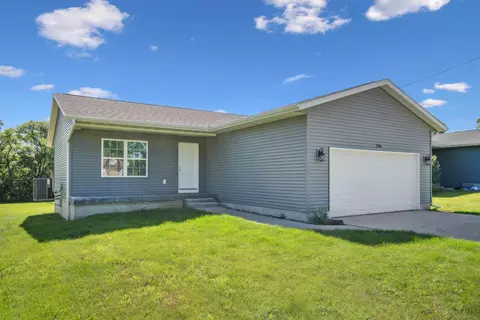 2146 Burton Ave, Waterloo, IA 50703