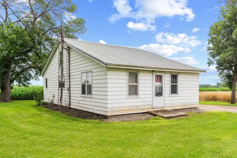 16672 160th St, Wellsburg, IA 50680