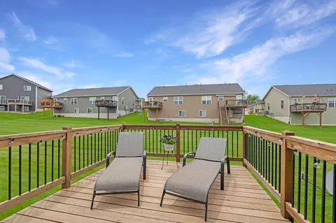 832 Grindstone Cir, Waterloo, IA 50701 photo 21