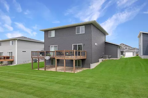832 Grindstone Cir, Waterloo, IA 50701 photo 22