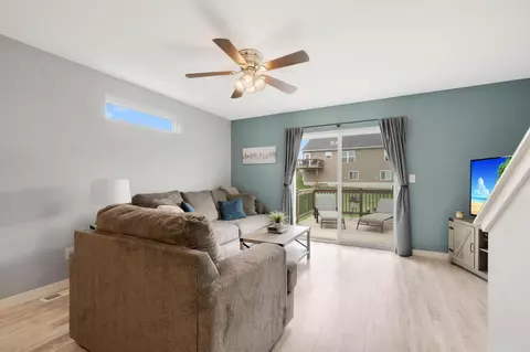 832 Grindstone Cir, Waterloo, IA 50701 photo 8