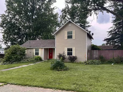 502 S East St, Monona, IA 52159