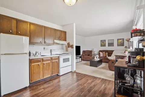 1207 Meadow Ln, Waterloo, IA 50701 photo 4