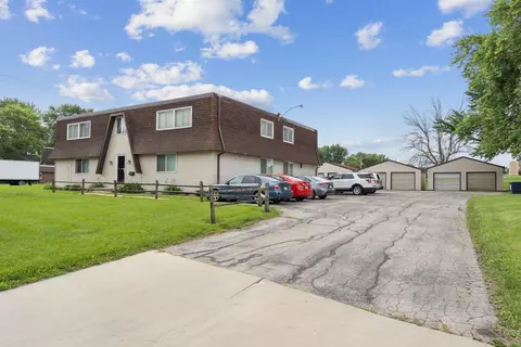 1207 Meadow Ln, Waterloo, IA 50701 photo 2