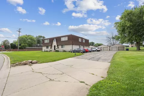1207 Meadow Ln, Waterloo, IA 50701 photo 3