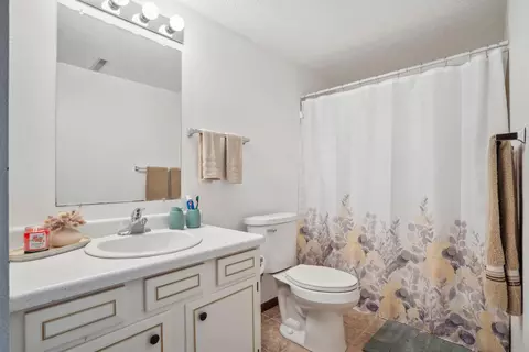1207 Meadow Ln, Waterloo, IA 50701 photo 14