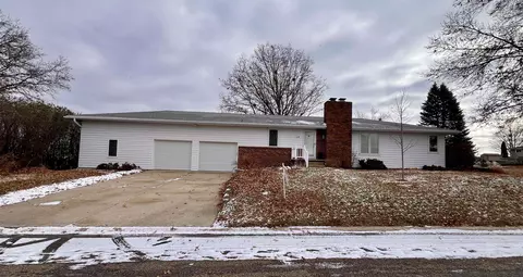 118 Ridge St, Reinbeck, IA 50669