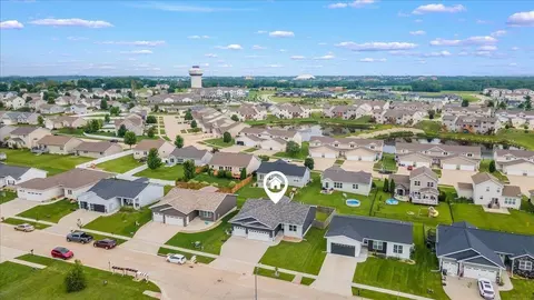 1127 Algonquin Dr, Cedar Falls, IA 50613 photo 3