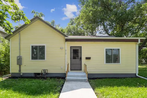 315 Logan Ave, Waterloo, IA 50703