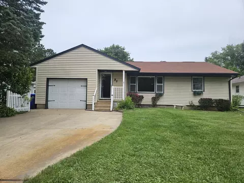21 7th St NW, Oelwein, IA 50662