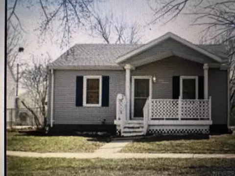 1100 Cornwall Ave, Waterloo, IA 50702