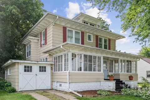21 SE 6th St, Oelwein, IA 50662