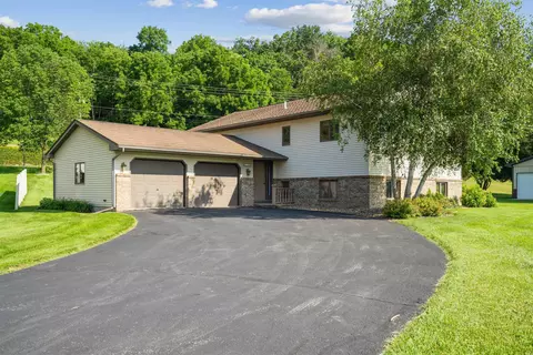 100 Reimer St, Elkader, IA 52043