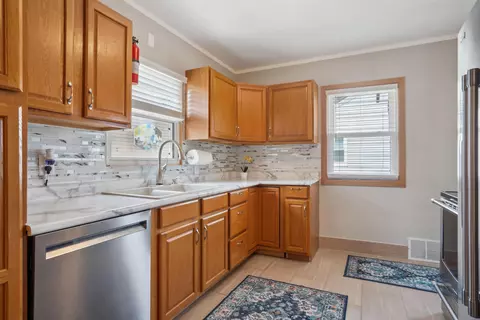 140 Bourland Ave, Waterloo, IA 50702 photo 8