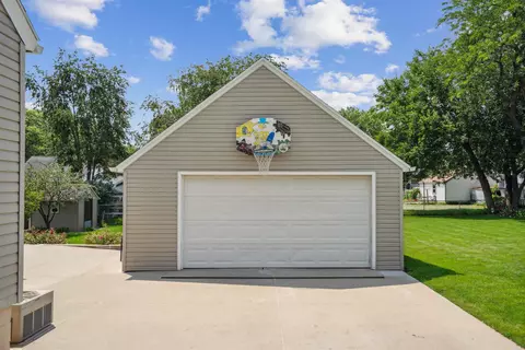 140 Bourland Ave, Waterloo, IA 50702 photo 4