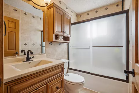 140 Bourland Ave, Waterloo, IA 50702 photo 17
