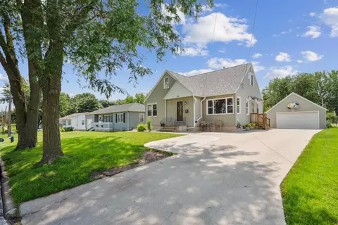 140 Bourland Ave, Waterloo, IA 50702 photo 2