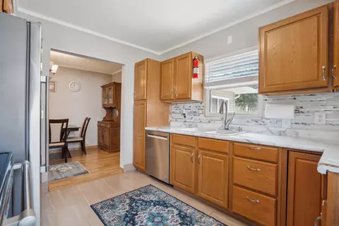 140 Bourland Ave, Waterloo, IA 50702 photo 9