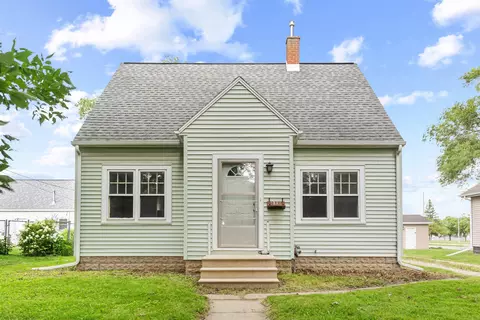 1657 Bertch Ave, Waterloo, IA 50702
