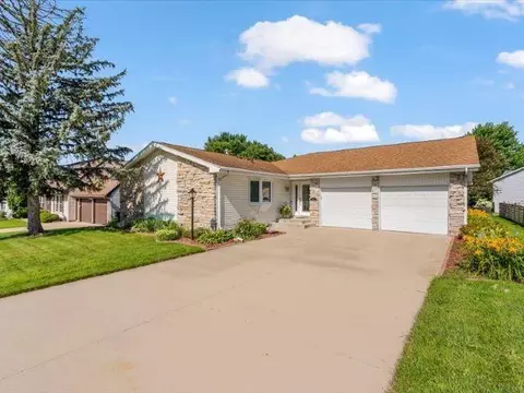421 Balboa Ave, Cedar Falls, IA 50613