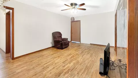 411 E Dunkerton Rd, Cedar Falls, IA 50613 photo 4