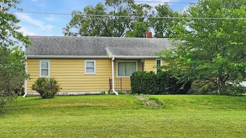 411 E Dunkerton Rd, Cedar Falls, IA 50613