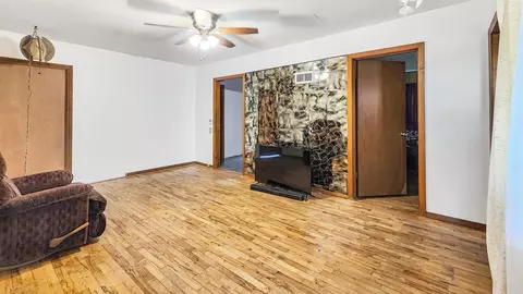 411 E Dunkerton Rd, Cedar Falls, IA 50613 photo 3
