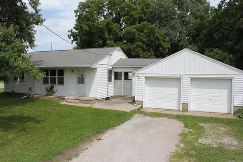 1150 W Donald St, Waterloo, IA 50703