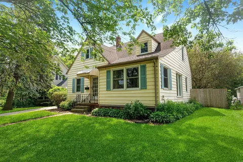 114 Bertch Ave, Waterloo, IA 50702 photo 2