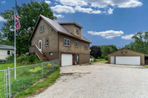5031 Weiden Rd, Waterloo, IA 50701